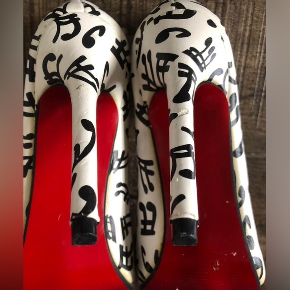 Women’s JoJo Cat musical note high heels - Picture 5 of 6